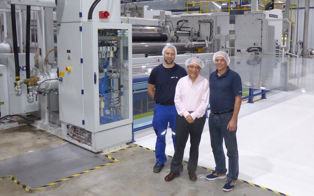 The men behind the success (amongst others, of course): OPP Film's Technical Director Erik Sosa (center), Markus Albrecht (left) and Christoph Bombik (right), both Brücknrer Maschinenbau The men behind the success (amongst others, of course): OPP Film's Technical Director Erik Sosa (center), Markus Albrecht (left) and Christoph Bombik (right), both Brücknrer Maschinenbau