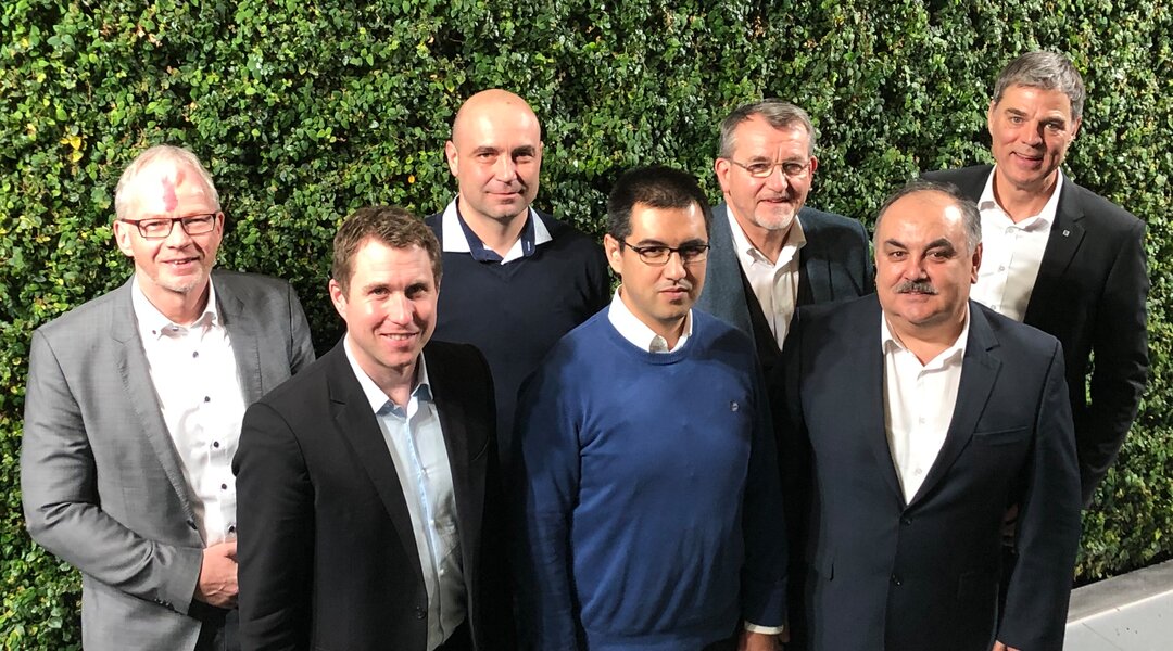 From left to right: Helmut Huber, CEO Brückner Maschinenbau, Sebastian Ruhland, Senior Sales Manager Brückner Maschinenbau, Blagomir Todorov, Deputy Technical Director Plastchim-T, Beyan Faik, Managing Director Plastchim-T, Karl Zimmermann, Sales & Marketing Director Brückner Maschinenbau, Aydan Faik, Owner Plastchim-T, Peter Mertes, Head of Sales Europe, CIS, Maghreb Brückner Maschinenbau ALTTEXT