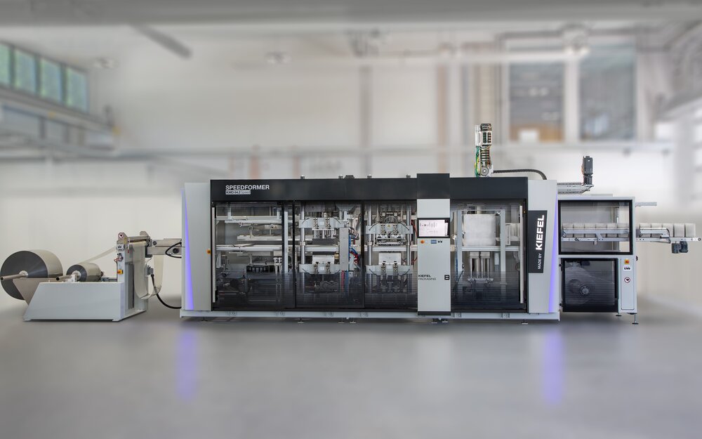Speedformer KMD 64.2 Speed – First launch at Kiefel Packaging Dialogue day, 26/27 June, 2019 in Freilassing | © KIEFEL GmbH