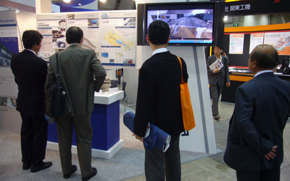 Japanese film producers attracted by Brückner`s trend-setting solutions
