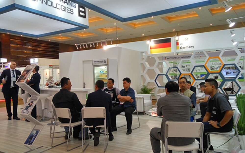 At any time very well attended: Brückner Group's joint booth
