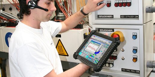 TRAVIS Mentor: Machine operation from all over the production hall
