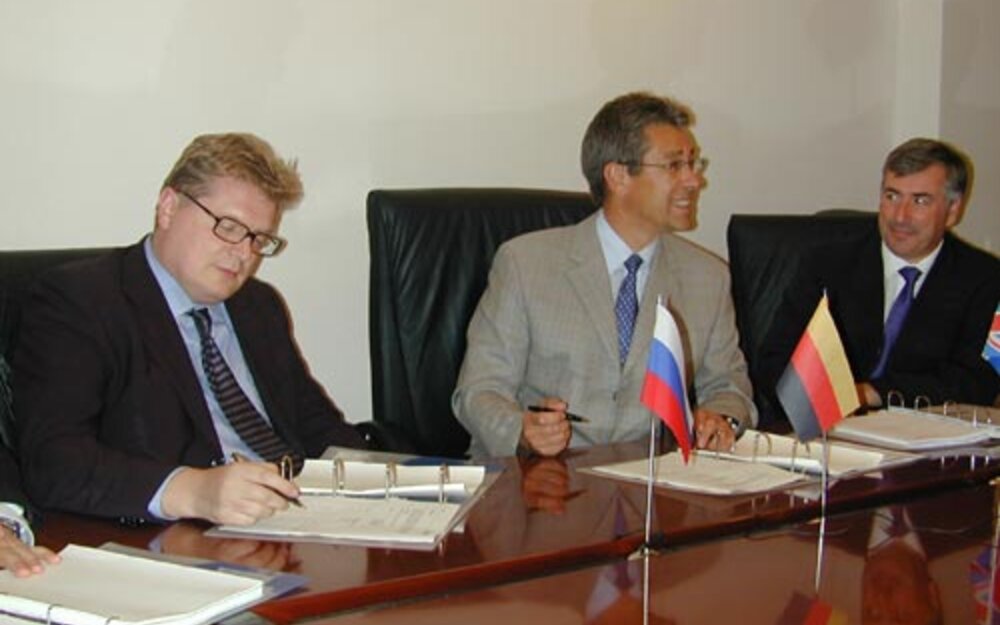 Left to right: Dmitriy Skopinov, Managing Director; Ludwig Eckart, Managing Director Sales, Project Management and Service, Brückner; Steven Wheatley, Managing Director Continental Polymers;
