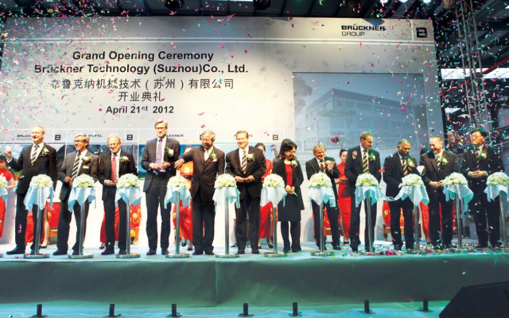 Management and guests of honour at the inauguration ceremony
