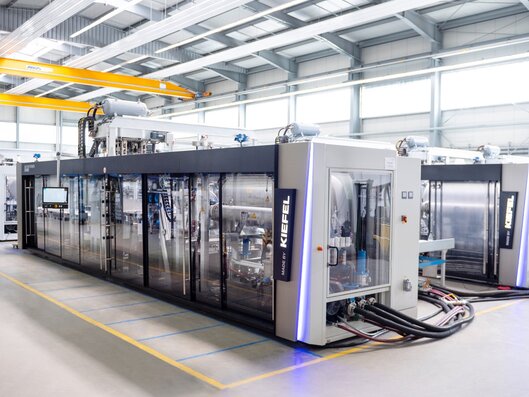 The NATUREFORMER KFT 90 now upgraded for a 30 % faster production. Advanced features also available for KFT 90 already installed as “Advance Upgrade”.