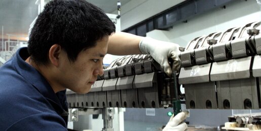 Professional clip and chain overhaul service
